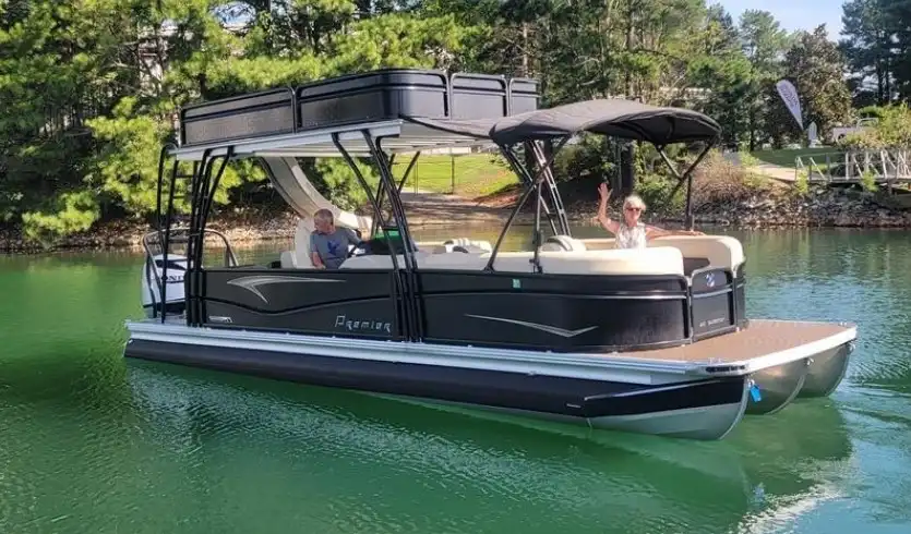 Aquaholic is a 13 Passenger Party Boat on Lake Travis with Slide