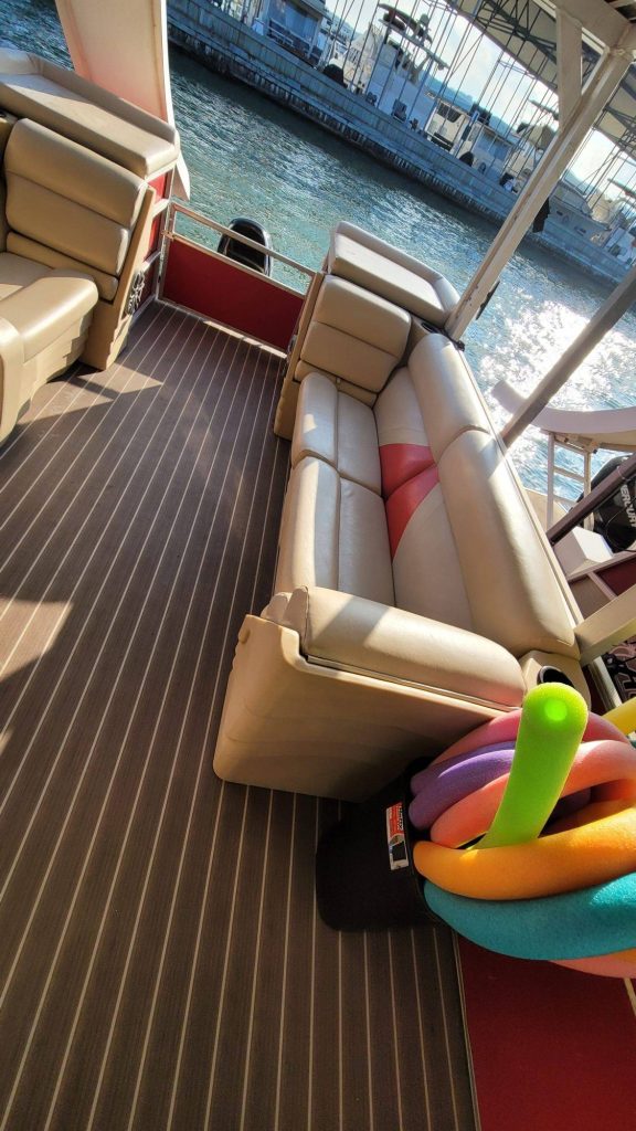 Yacht and party boat rental on Lake Travis