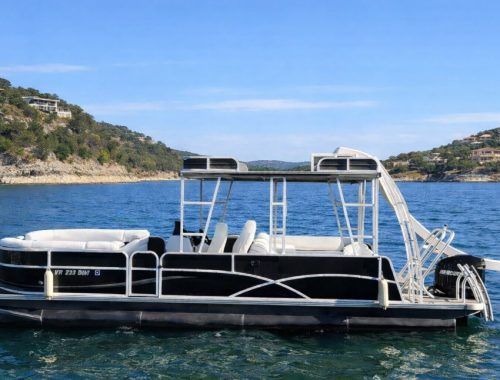 Beeracuda - 13 Passenger Tritoon with waterslide