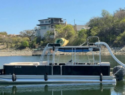 Margaritaville - 17 passenger tritoon with waterslide